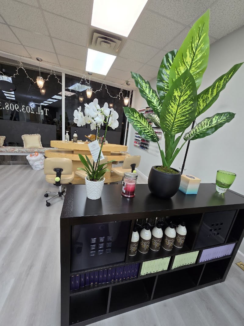 Paradise Nails & Spa, nail salon in Stratford, CT, photo 6 of 8